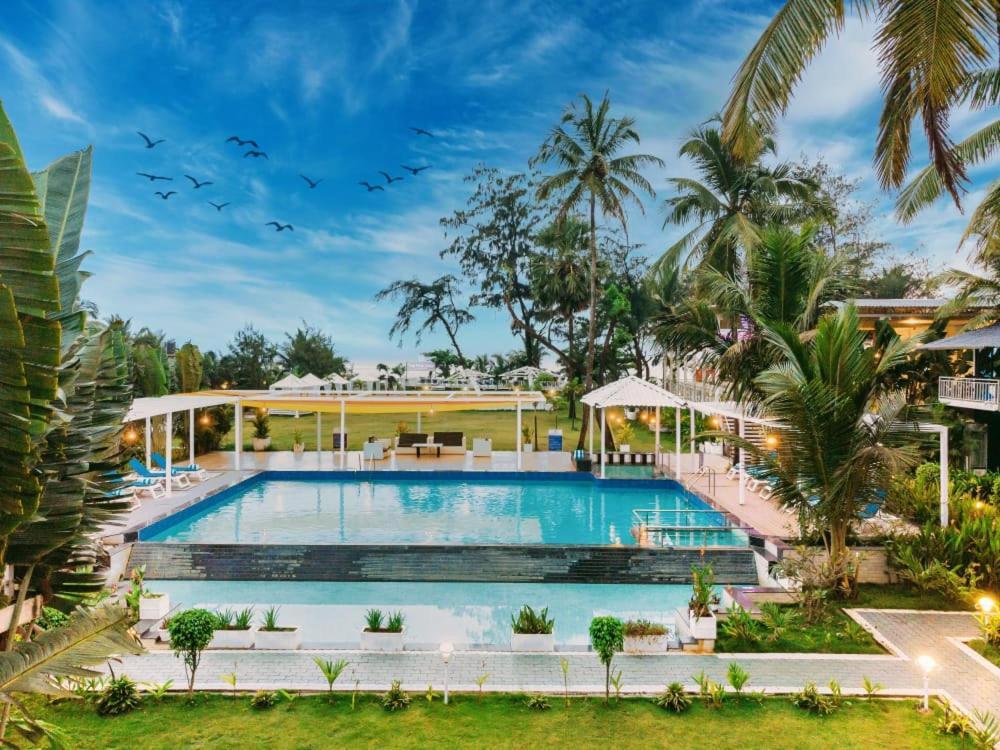 Foxoso La Beach Resort & Spa Eski Goa Dış mekan fotoğraf