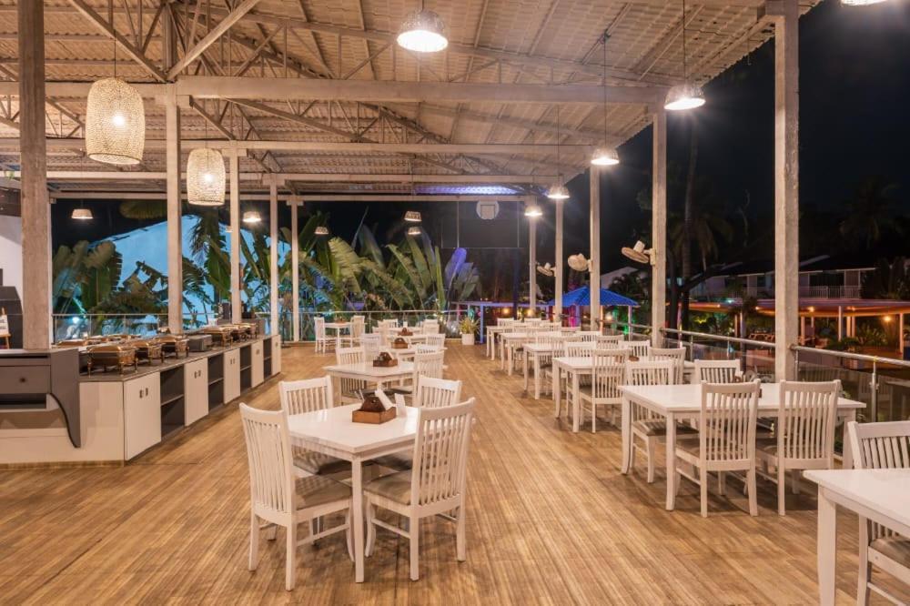 Foxoso La Beach Resort & Spa Eski Goa Dış mekan fotoğraf