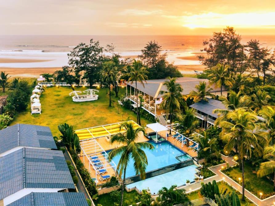 Foxoso La Beach Resort & Spa Eski Goa Dış mekan fotoğraf